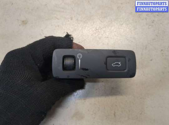 купить Кнопка открывания багажника салонная на Volvo S90 2016-2025