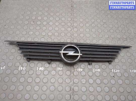 Решетка радиатора OP2353641 на Opel Vectra B 1995-2002