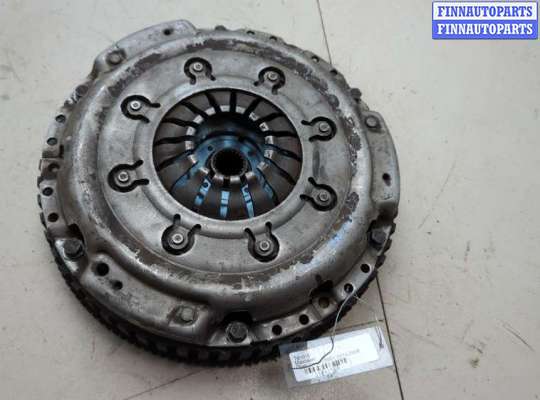 Маховик OP2425965 на Opel Vivaro 2001-2014