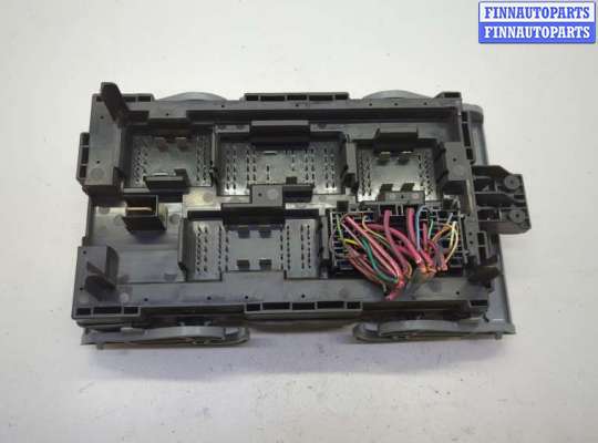 купить Блок предохранителей на Cadillac Escalade 3 2006-2014