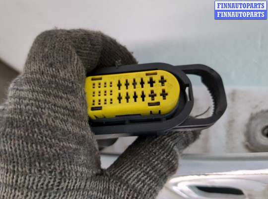 купить Стекло боковой двери на Renault Trafic 2001-2014