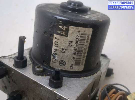 Блок ABS на Volkswagen Bora (1J2)