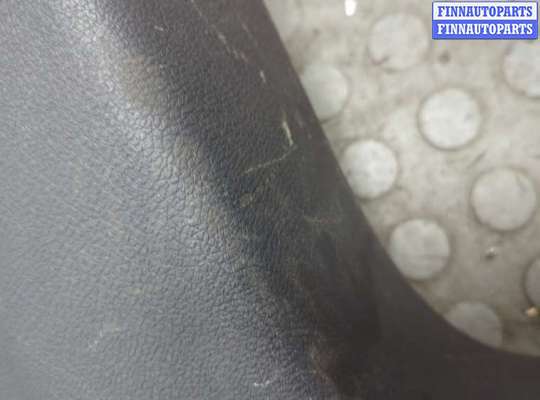 купить Обшивка центральной стойки на Volkswagen Touareg 2014-2018