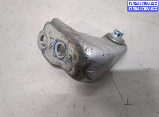 Петля двери на Ford Mustang VI