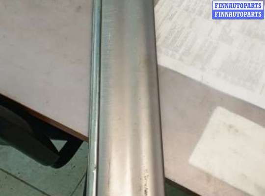 Молдинг двери TT909484 на Toyota Sequoia 2000-2008