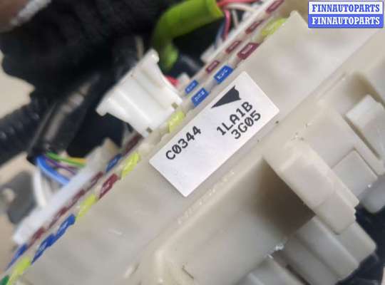 купить Блок предохранителей на Infiniti QX80 2014-2017