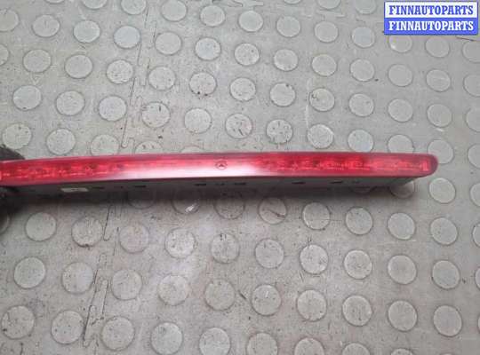 купить Фонарь дополнительный (стоп-сигнал) на Mercedes C W203 2000-2008