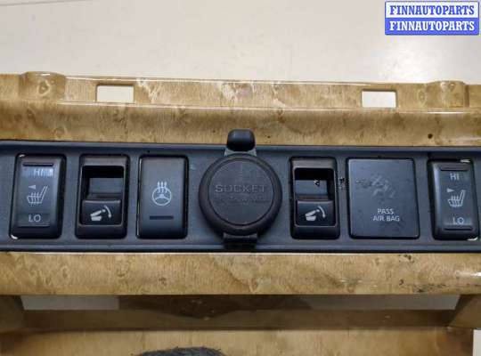 купить Пластик панели торпеды на Infiniti QX56 2010-2013