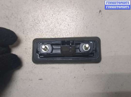 купить Кнопка открывания багажника с крышки на Skoda Yeti 2009-2018