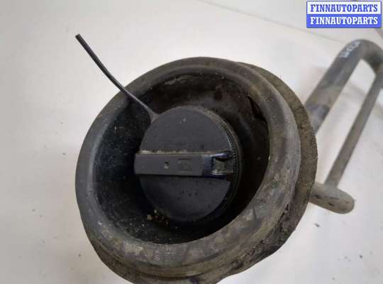 Горловина топливного бака на Nissan Tino V10