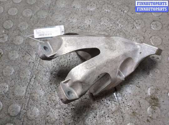 Купить Кронштейн двигателя на Audi A4 (B6) 2000-2006 Кронштейн двигателя AU1765463 на Audi A4 (B6) 2000-2006