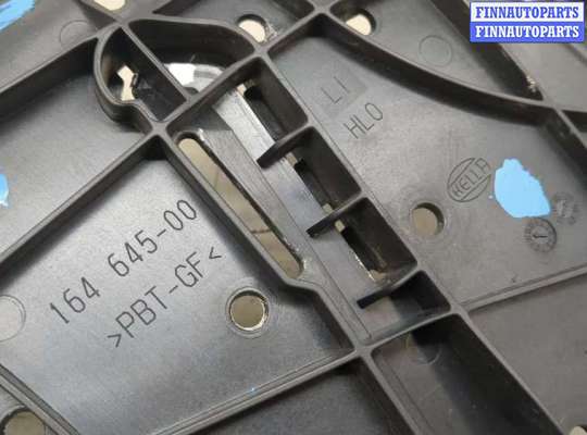 купить Кронштейн фары на Volkswagen Touareg 2007-2010
