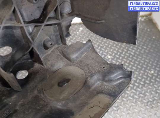 купить Рамка передняя (телевизор) на Volkswagen Jetta 5 2004-2010