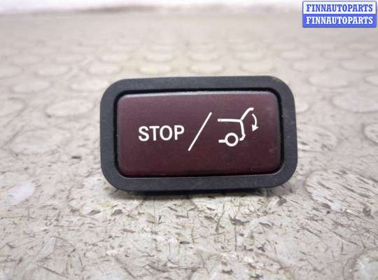 Кнопка открывания багажника салонная MB1684874 на Mercedes C W204 2006-2015