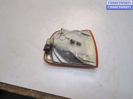 Поворотник передний