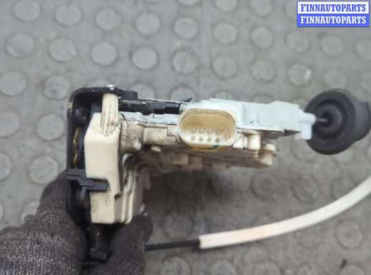 Замок боковой двери на Audi A6 (C6)