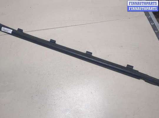 Молдинг стекла (боковое) VG2325641 на Volkswagen Polo 2001-2005