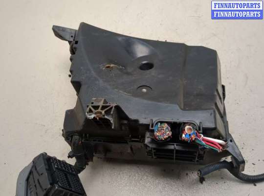 купить Блок предохранителей на Toyota Corolla E15 2006-2013