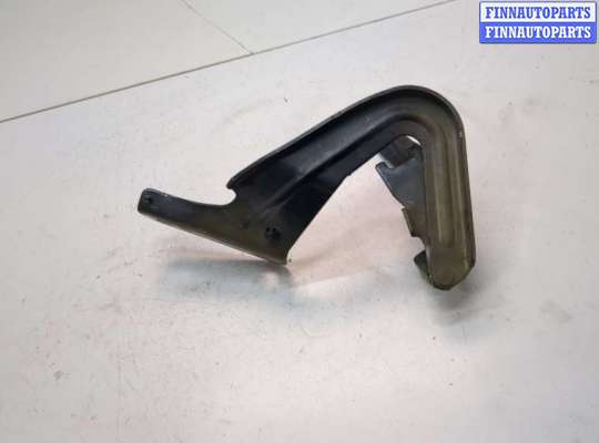 Петля капота