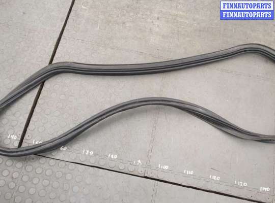 Уплотнитель двери на Mini Cooper III (F55, F56)