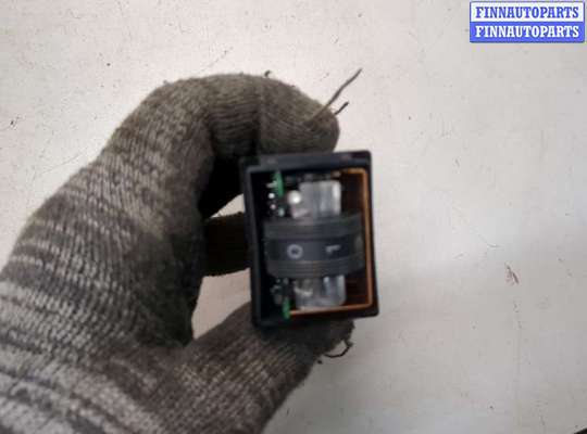 купить Кнопка обогрева сидений на Audi A6 (C6) 2004-2011