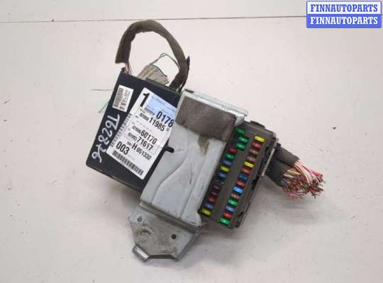Блок предохранителей RN1591930 на Renault Espace 4 2002-2014