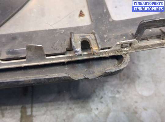 купить Решетка радиатора на Volkswagen Golf 5 2003-2009