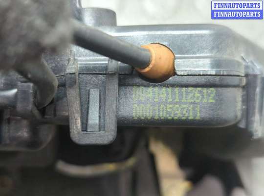 Замок боковой двери на Mercedes-Benz C (W203)