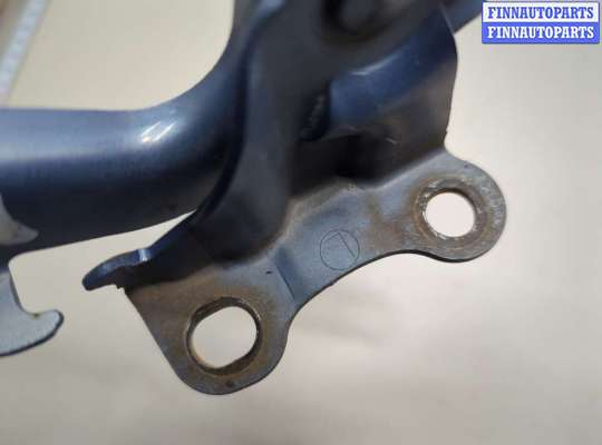 купить Петля капота на Toyota Prius 2003-2009