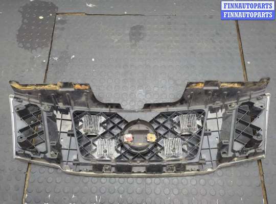 купить Решетка радиатора на Nissan Navara 2004-2015