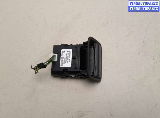 купить Кнопка стояночного тормоза (ручника) на Mercedes GLA X156 2014-2020