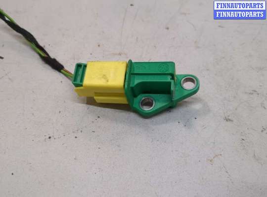 купить Датчик удара на Audi Q5 2008-2017