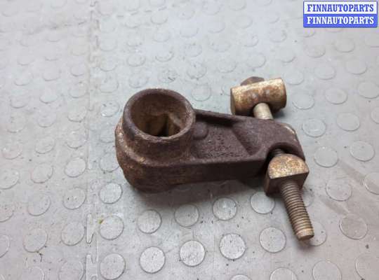 купить Кронштейн (лапа крепления) на Hummer H3