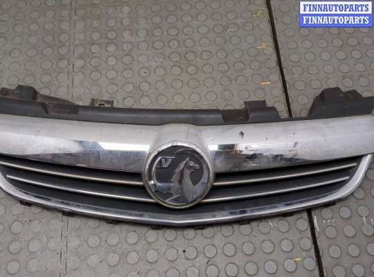 Решетка радиатора OP2435268 на Opel Zafira B 2005-2014