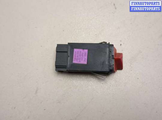 Кнопка аварийки AU1734365 на Audi A6 (C5) 1997-2005