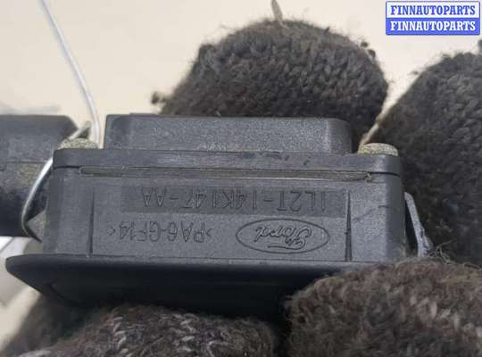 купить Кнопка открывания багажника с крышки на Ford Escape 2015-2019