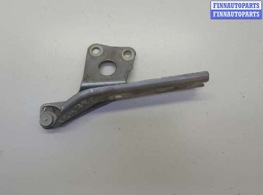 Петля капота