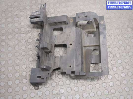 Кронштейн фары на Cadillac Escalade II (GMT 800)