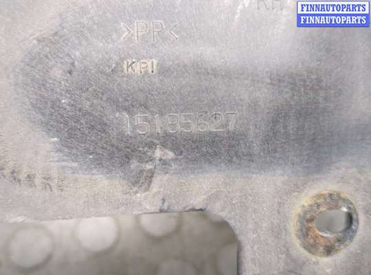 Кронштейн фары на Cadillac Escalade II (GMT 800)