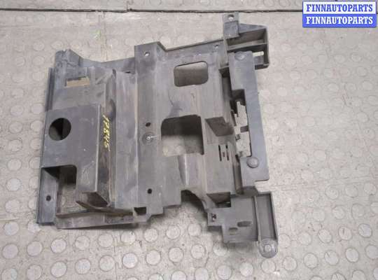 Кронштейн фары на Cadillac Escalade II (GMT 800)