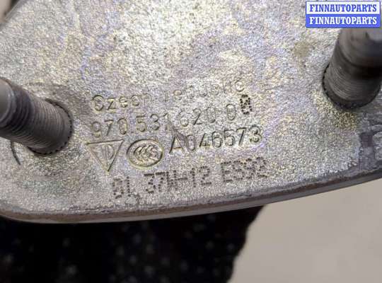 купить Петля двери на Porsche Panamera 2009-2016