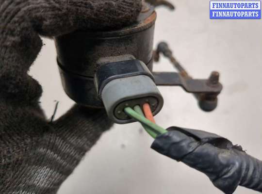 Датчик дорожного просвета на Cadillac Escalade III (GMT 900)