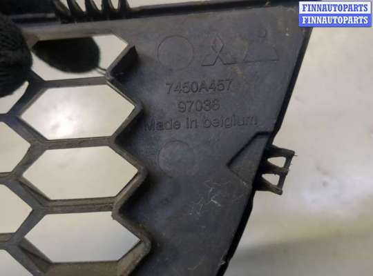Решетка радиатора MT402768 на Mitsubishi Colt 2008-2012