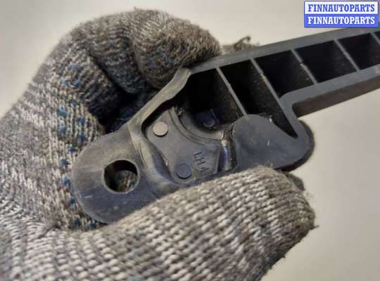 купить Ручка открывания капота на Volkswagen Touareg 2002-2007