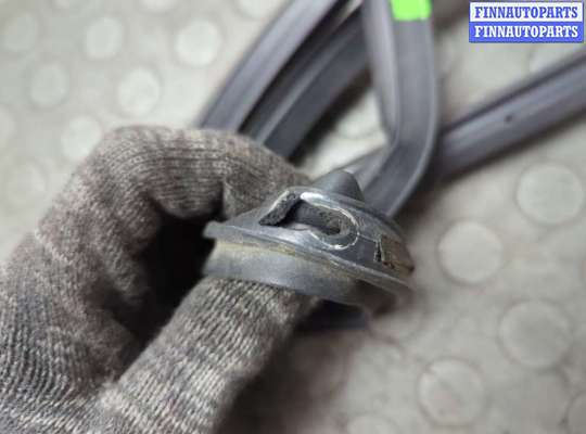 купить Уплотнитель на Toyota RAV 4 2000-2005