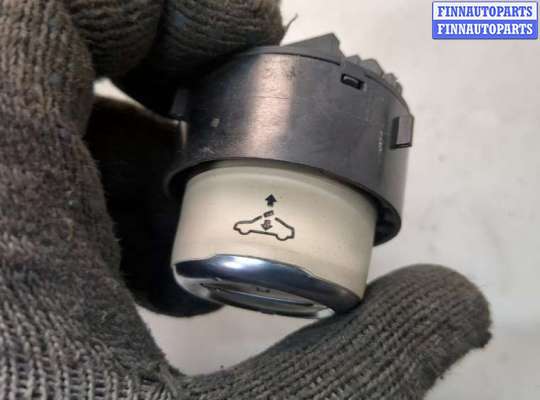 купить Кнопка управления люком на Volkswagen Tiguan 2011-2018