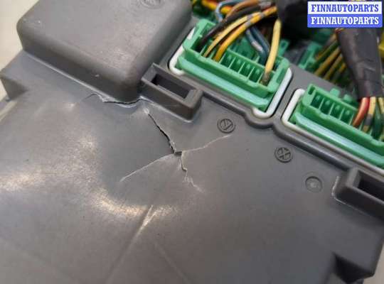 купить Блок предохранителей на Honda CR-V 2002-2006