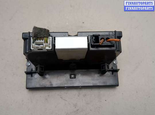 купить Дисплей компьютера (информационный) на Volvo V50 2004-2012