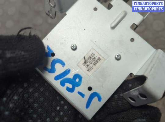 Антенна на Honda CR-V IV (RM_)