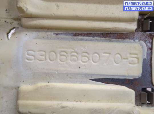 купить Кожух рулевой колонки на Volvo XC90 2002-2014